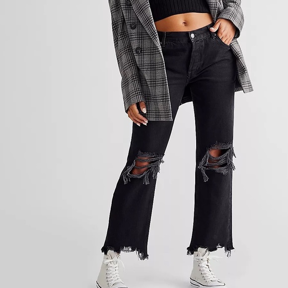 Free People We The Free Black Distressed Maggie Mid-Rise Straight-Leg Jeans - Picture 12 of 12